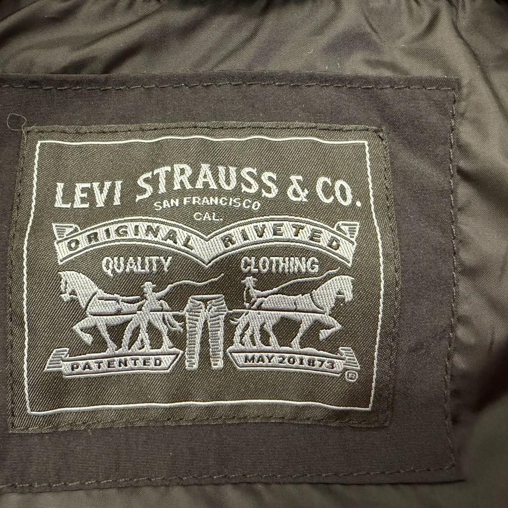 Levi's Women's Bomber Jacket size M NWT - Picture 2 of 7